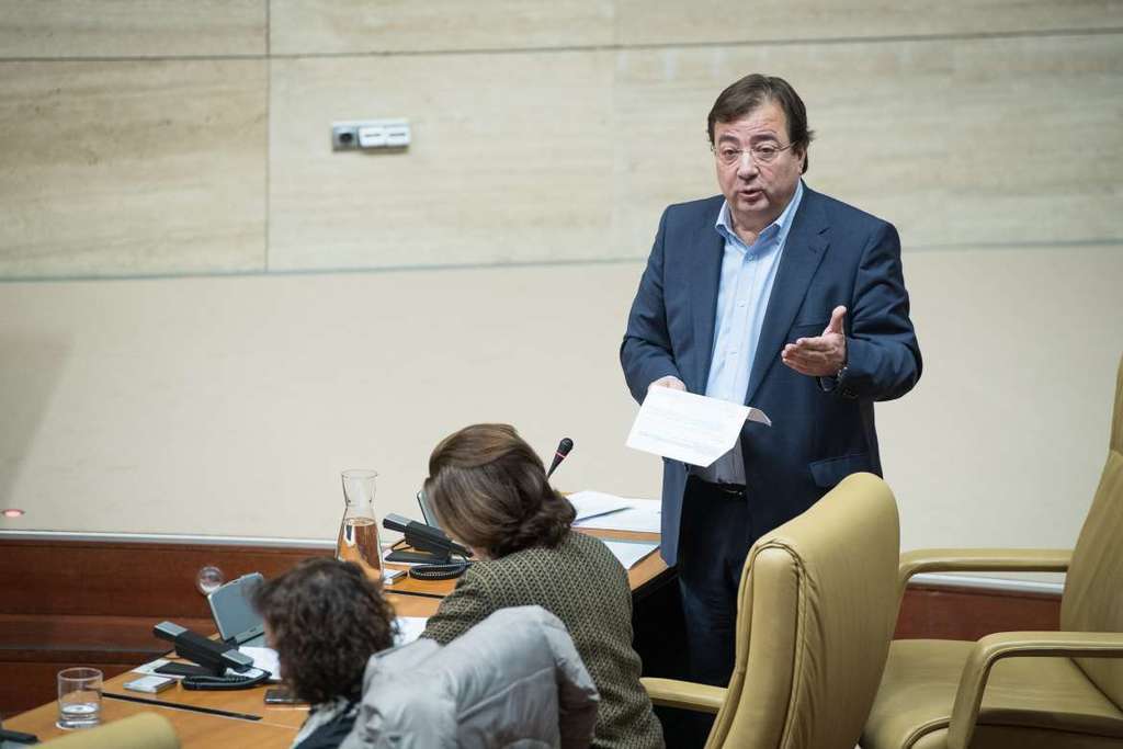 Fernández Vara afirma en la Asamblea que seguirá trabajando por la unidad de acción en la reivindicación de infraestructuras dignas