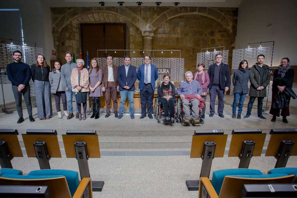 Presentados los planes de accesibilidad de los conjuntos históricos de Guadalupe y Jerez de los Caballeros