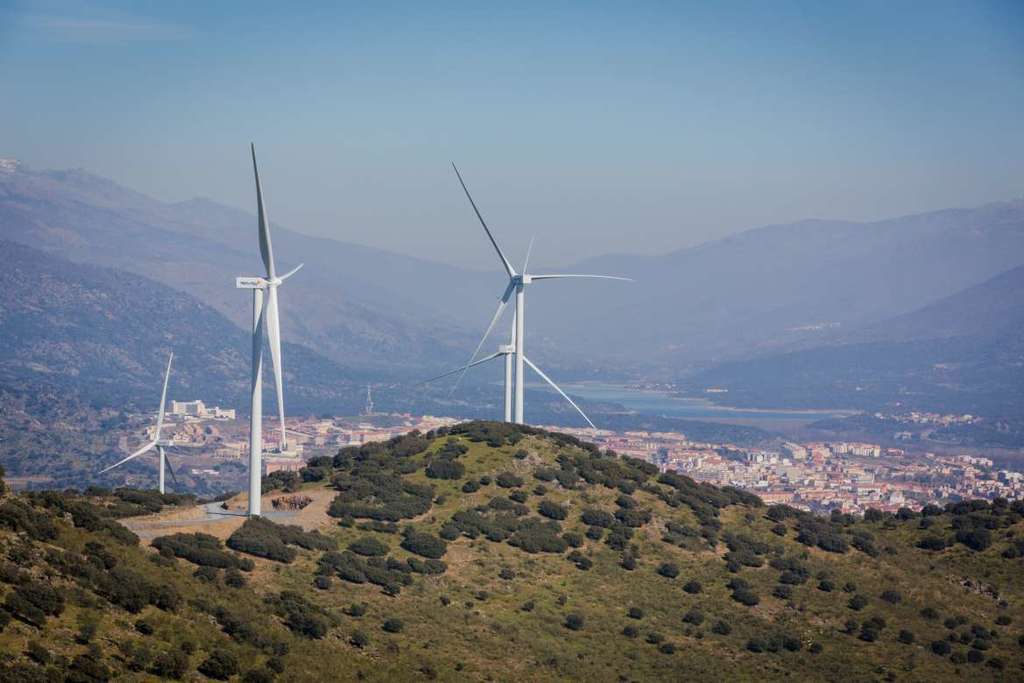 Fernández Vara asegura que Extremadura será en este siglo la punta de lanza de las energías renovables en España